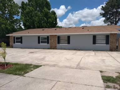 Main picture of 4155 Flying Fortress Ave