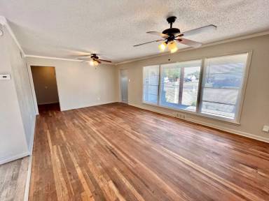 Main picture of 3302 32nd St
