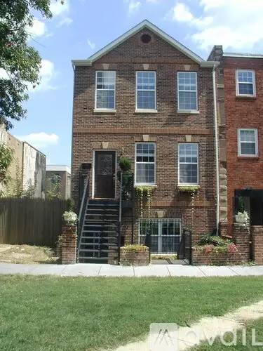 Main picture of 1629 12th St NW