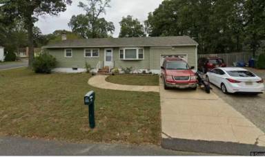 Main picture of 523 W Lincoln Ave