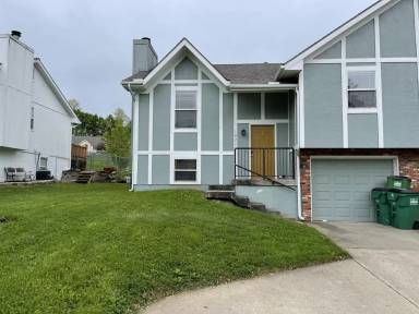 Main picture of 1829 Gates Dr W