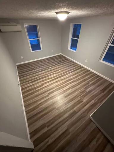 Main picture of 7-9 Arch St