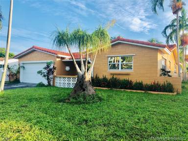 Main picture of 839 S Highland Dr