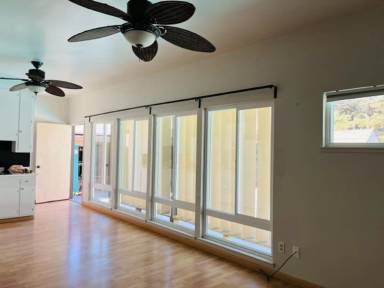Main picture of 957 McClatchy Way
