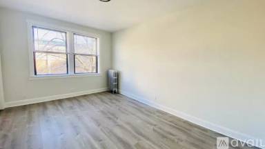 Main picture of 839 W Sheridan Rd Apartments