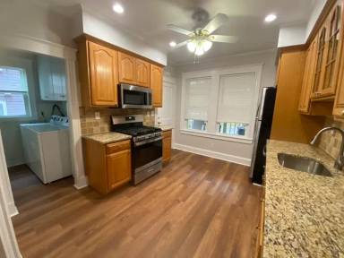 Main picture of 469 Ashmont St