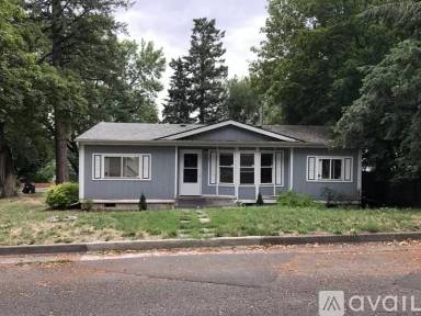 Main picture of 301 NW Webb St