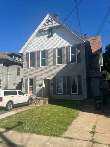 Main picture of 508 1/2 E 6th St