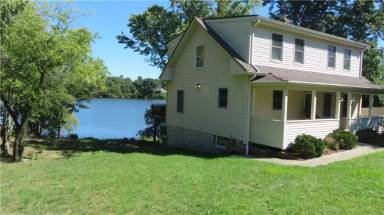 Main picture of 30 Lakeview Dr