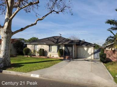 Main picture of 9521 Orizaba Ave