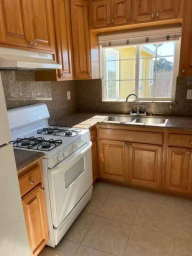 Main picture of 5213 W 120th St