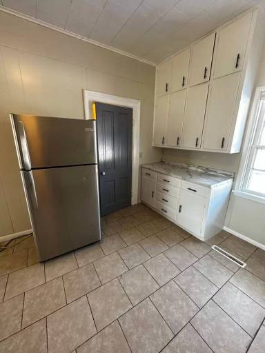 Main picture of 2403 Stafford St