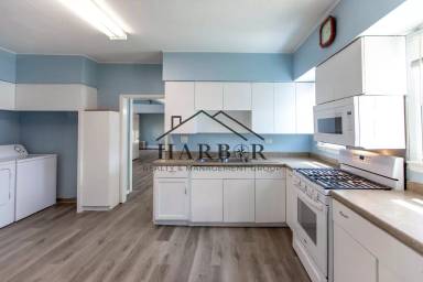 Main picture of 725 7th Avenue Southeast
