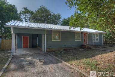 Main picture of 425 Sarah Dr