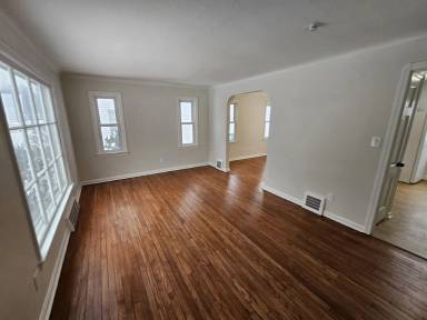 Main picture of 13310 Thraves Ave