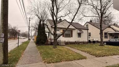 Main picture of 1403 E Maxlow Ave