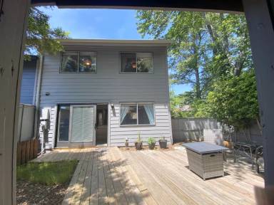 Main picture of 56 Woodlake Dr