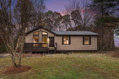 Main picture of 784 15th Ct NW