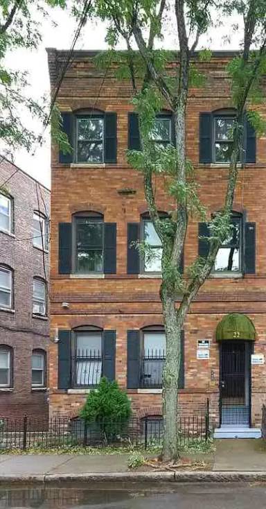Main picture of 22 Pompeii St