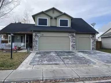 Main picture of 441 N Nebula Ave