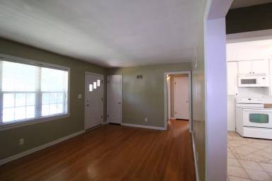 Main picture of 5624 Beverly Ln