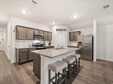 Main picture of 805 Fueller Dr
