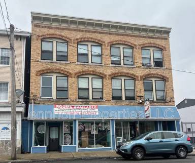 Main picture of 82 S Broadway