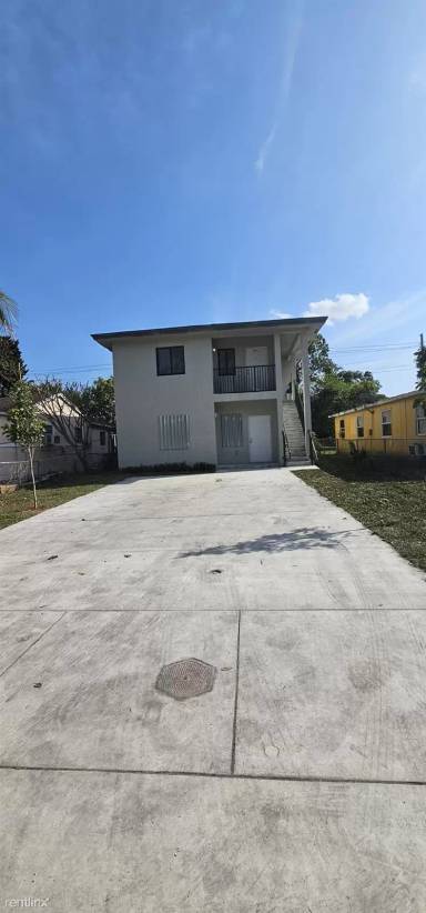 Main picture of 6900 NW 21st Ct