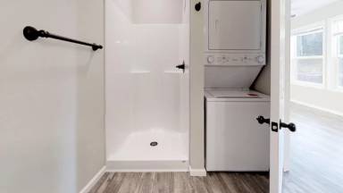 Main picture of 275 E King St