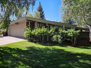 Main picture of 3500 N Country Club Dr
