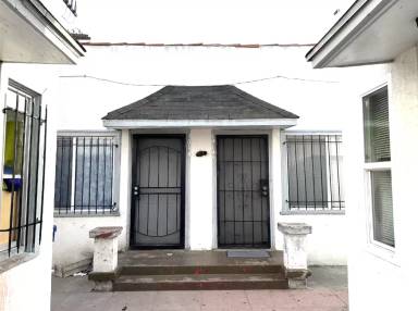 Main picture of 1014 W 60th St
