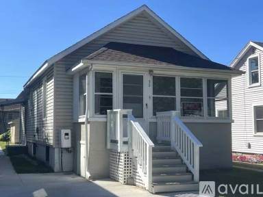 Main picture of 30 Sheridan St