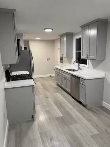 Main picture of 980 E Julian St