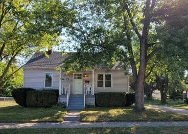 Main picture of 22466 Cunningham Ave