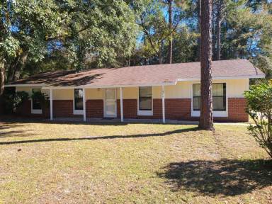 Main picture of 1074 Kelly Dr