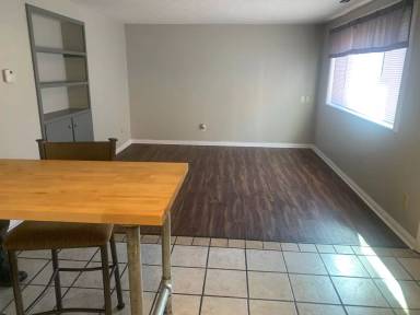 Main picture of 345 E 20th Ave