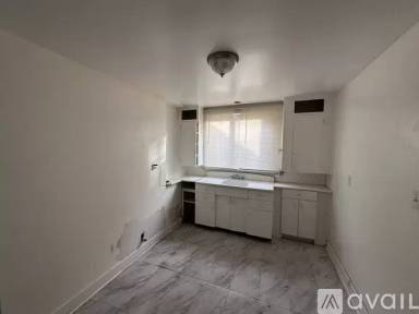 Main picture of 15510 Snowden St