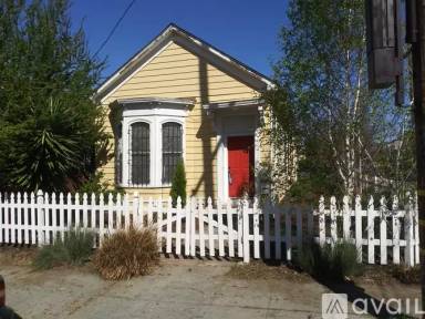 Main picture of 1064 30th St