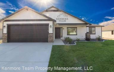 Main picture of 1100 S Blueberry Pl