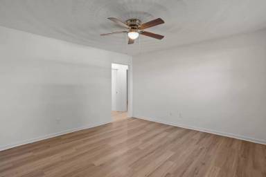 Main picture of 2000 Flower Ln