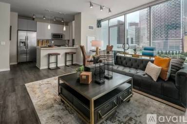 Main picture of 161 W Harrison St