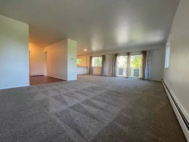 Main picture of 61 Newport Cir