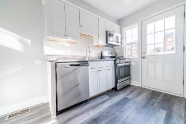 Main picture of 8033 Stratman Rd