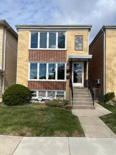 Main picture of 8006 W Addison St