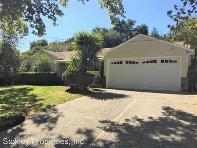 Main picture of 424 Lenox Ct