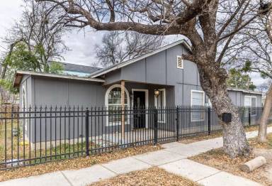 Main picture of 709 S Chupaderas St