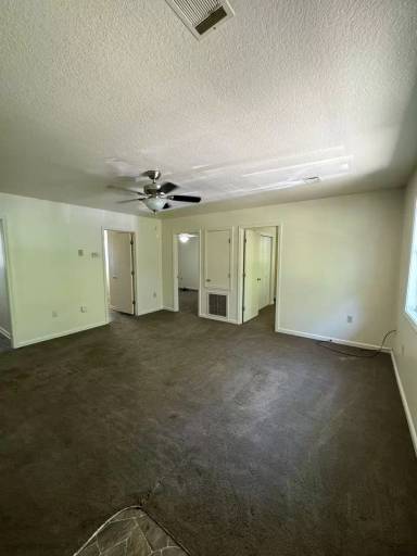 Main picture of 20 Riverland Cir