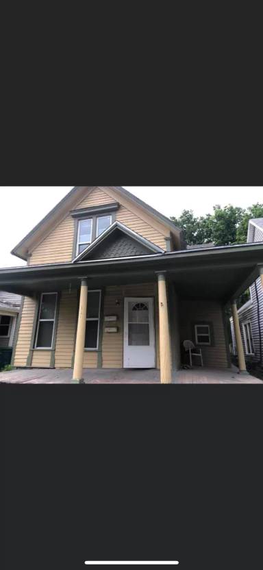 Main picture of 121 NE 4th St