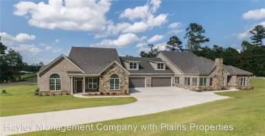 Main picture of 648 Villas Way