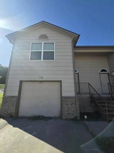 Main picture of 1802 Clover Dr